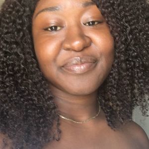 Meet your Posher, Ritha